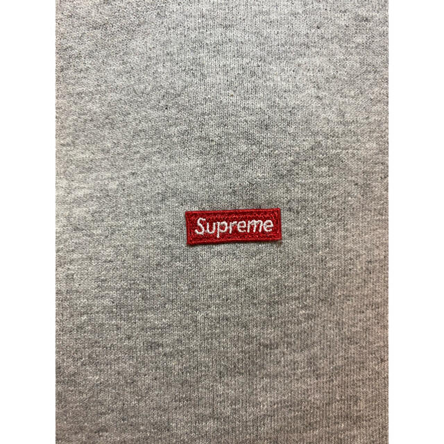 Supreme(シュプリーム)の【本日限定】Supreme Small Box Zip Up Hooded  メンズのトップス(パーカー)の商品写真