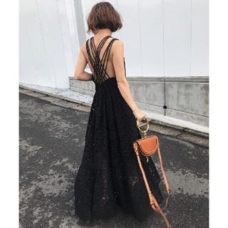 アメリヴィンテージ(Ameri VINTAGE)のAMERI MEDI BACK CROSS DRESS(ロングドレス)