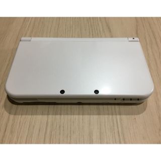 ニンテンドー3DS(ニンテンドー3DS)のnewニンテンドー3DS LL(ホワイト)(携帯用ゲームソフト)