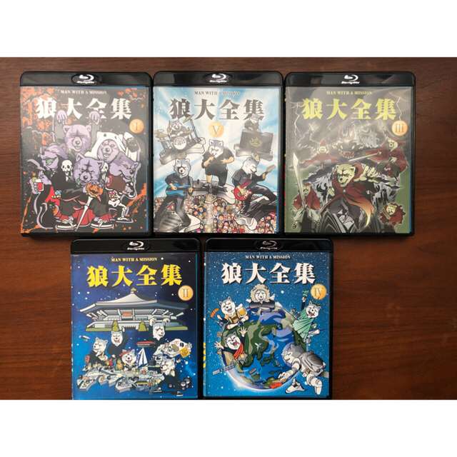 MAN WITH A MISSION(マンウィズアミッション)のMAN WITH A MISSION 狼大全集　初回　Blu-ray 全5枚 エンタメ/ホビーのDVD/ブルーレイ(ミュージック)の商品写真