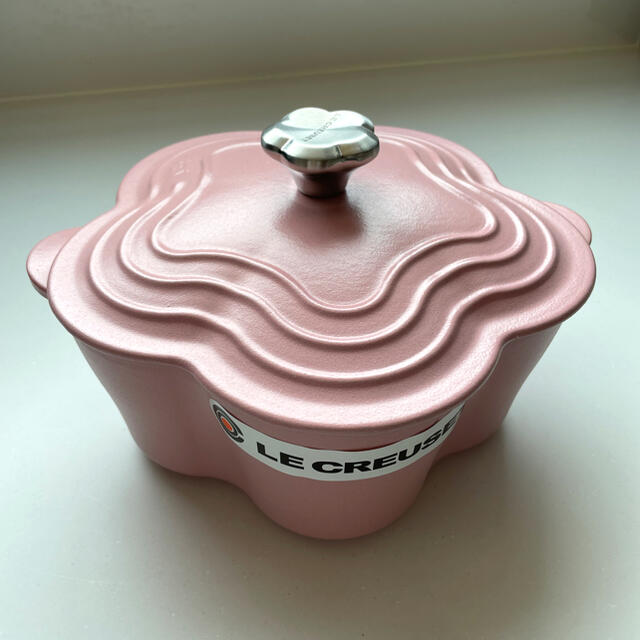 LE CREUSET(ルクルーゼ)のpatissiere様専用　ルクルーゼ ココットフルール インテリア/住まい/日用品のキッチン/食器(鍋/フライパン)の商品写真