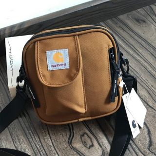 カーハート(carhartt)のカーハートショルダーバッグ　ブラウン　外タグ内タグ　新品未使用(ショルダーバッグ)