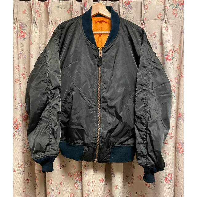 OFF-WHITE(オフホワイト)のvlone ハンドペイント　bomber jacket ma-1 ヴィーロン メンズのジャケット/アウター(フライトジャケット)の商品写真