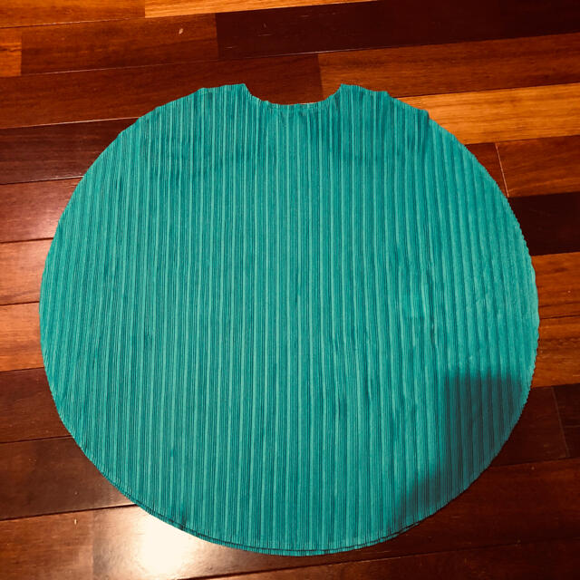 PLEATS PLEASE ISSEY MIYAKE - pleats please 緑 トップス PLEATS PLEASE ISSEY MIYAKE - pleats please 緑 トップス