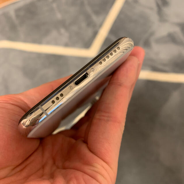 iPhone xs 64GB シルバー SIMフリー iPhone xs 64GB シルバー SIMフリー