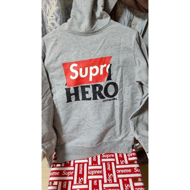 Supreme(シュプリーム)の専用！Supreme × ANTI HERO 14SS Glay M 極上品 メンズのトップス(パーカー)の商品写真