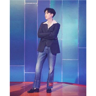 BTS ユンギ着用 GUCCI パッチフレアデニム