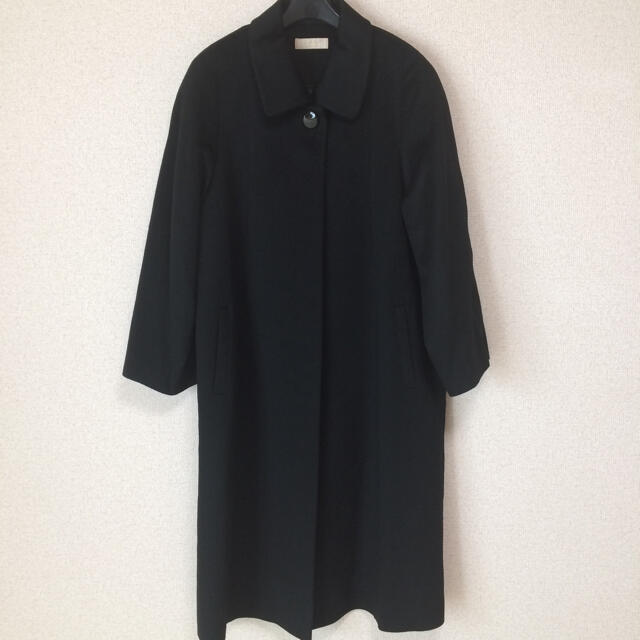 コート 未使用に近い カシミヤ100% 黒 11AR DMW レディースのジャケット/アウター(ロングコート)の商品写真
