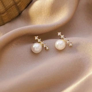 パールピアス　両耳用(ピアス)