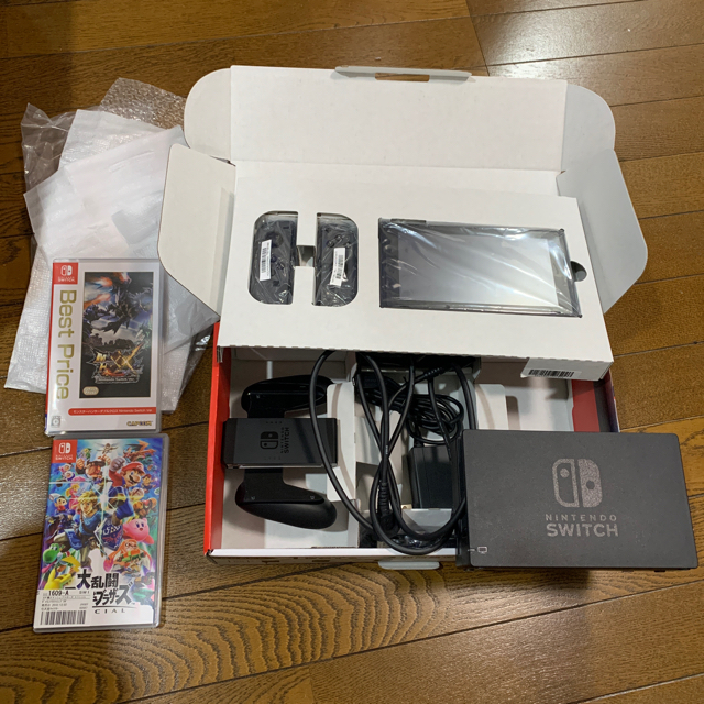 任天堂(ニンテンドウ)のNintendo Switch 任天堂スイッチ＋スマブラSP エンタメ/ホビーのゲームソフト/ゲーム機本体(家庭用ゲーム機本体)の商品写真