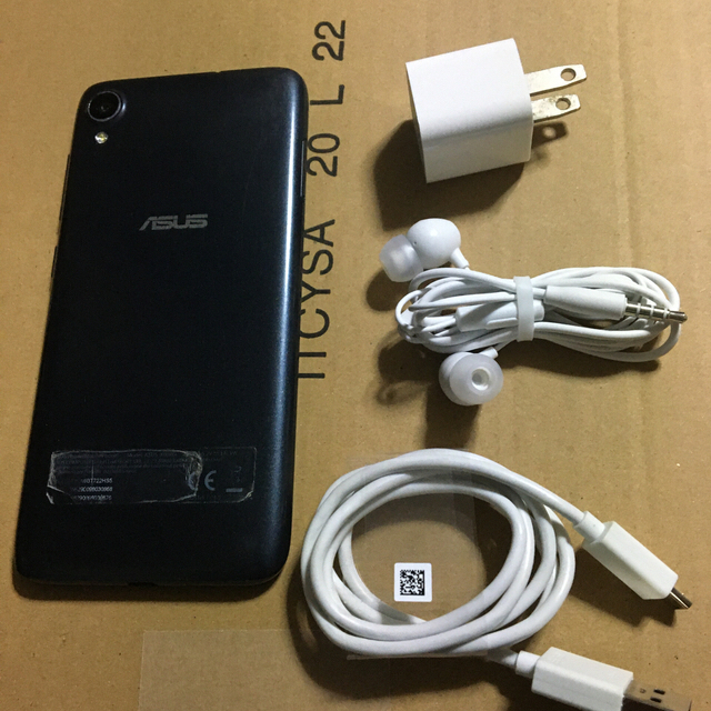 ASUS(エイスース)のASUS ZenfoneLive (L1) (ZA550KL) スマホ/家電/カメラのスマートフォン/携帯電話(スマートフォン本体)の商品写真