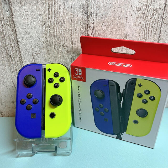 Nintendo Switch(ニンテンドースイッチ)の美品 人気カラー ブルー イエローSwitch 左右セット ジョイコン エンタメ/ホビーのゲームソフト/ゲーム機本体(その他)の商品写真