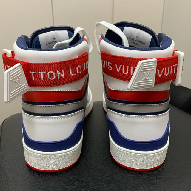 LOUIS VUITTON - ルイヴィトンハイカットスニーカーの通販 by LOUIS VUITTON - ルイヴィトンハイカットスニーカーの通販 by