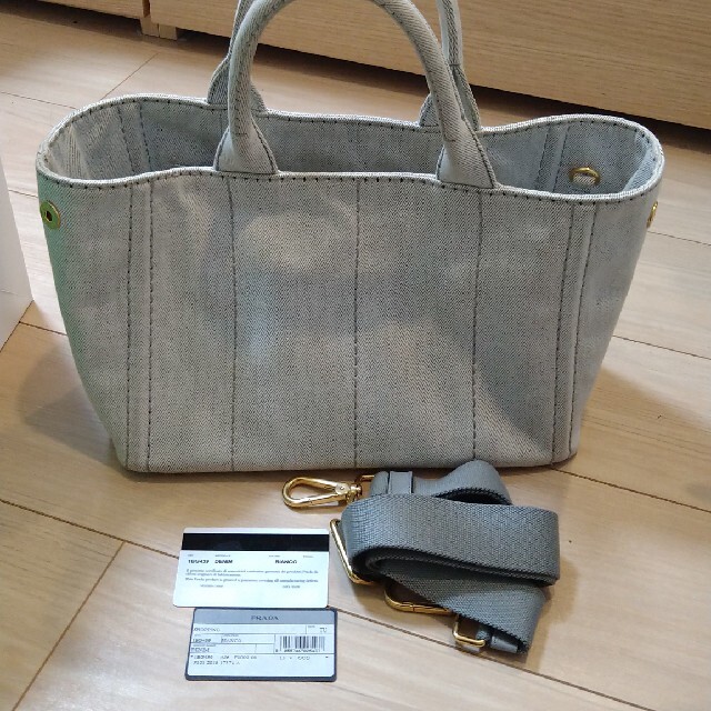 PRADA(プラダ)のハンドバッグ レディースのバッグ(ハンドバッグ)の商品写真