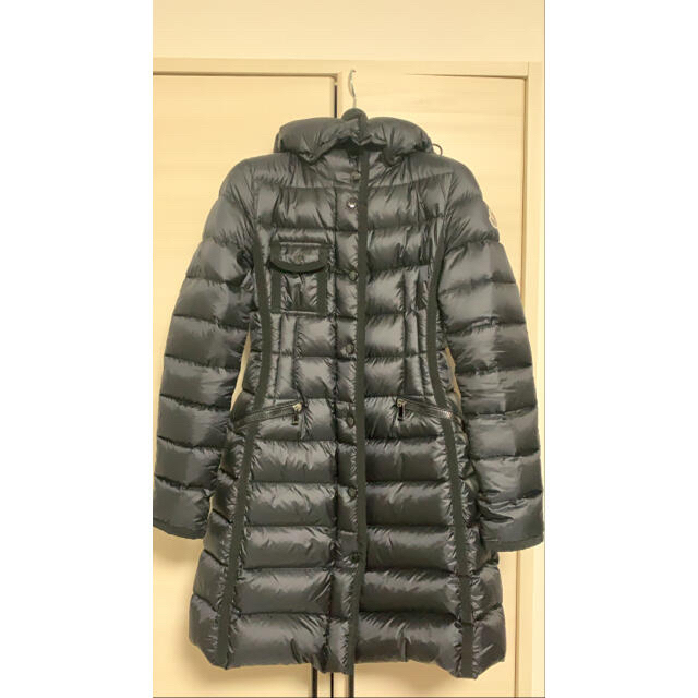 MONCLER(モンクレール)のモンクレール ダウンコート　エルミンヌ　ブラック　00 レディースのジャケット/アウター(ダウンコート)の商品写真