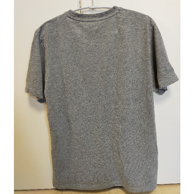 FRED PERRY(フレッドペリー)のグレー　Ｔシャツ　フレッドペリー メンズのトップス(Tシャツ/カットソー(半袖/袖なし))の商品写真