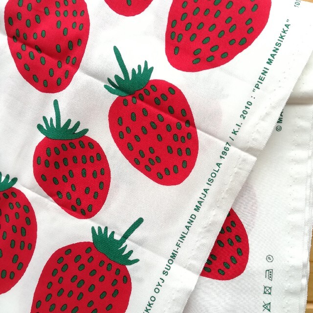 marimekko - マリメッコ marimekko いちご ピエニマンシッカ marimekko - マリメッコ marimekko いちご ピエニマンシッカ