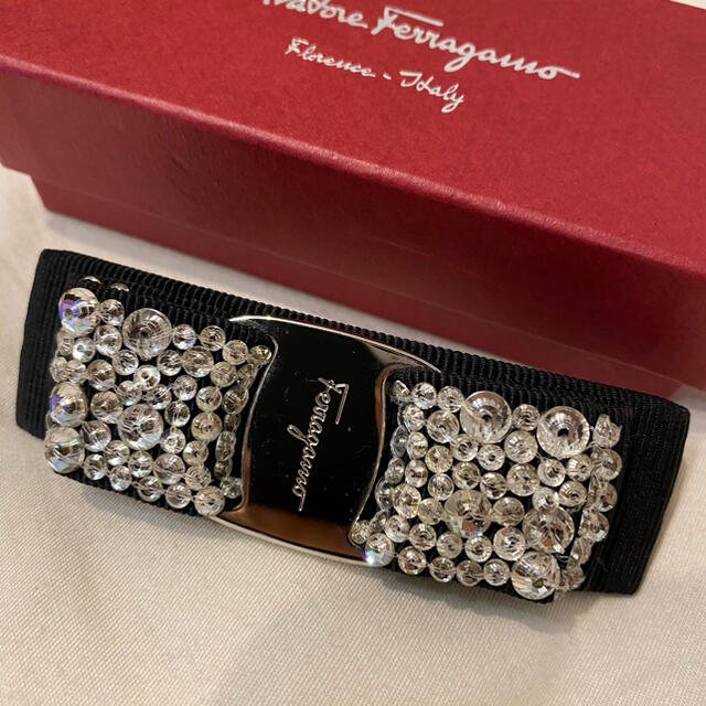 Ferragamo(フェラガモ)のフェラガモ バレッタ ビジュー 美品 レディースのヘアアクセサリー(バレッタ/ヘアクリップ)の商品写真