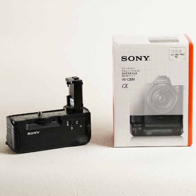 SONY(ソニー)のSONY 縦グリップ VG-C2EM α7Ⅱ用 スマホ/家電/カメラのカメラ(その他)の商品写真