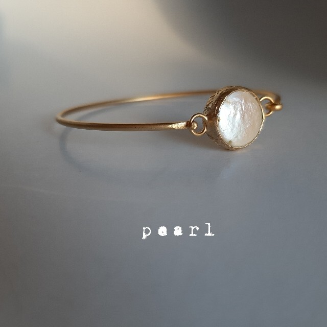 『Pearl』の世界でひとつの天然石ブレスレット レディースのアクセサリー(リング(指輪))の商品写真