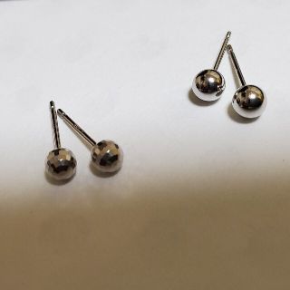 アガット(agete)の18KWG&プラチナミラーボールデザイン2set☆(ピアス)