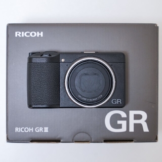 リコー(RICOH)の美品 RICOH GRⅢ リコー GR3 GR Ⅲ (シルバーアクセ付き)(コンパクトデジタルカメラ)