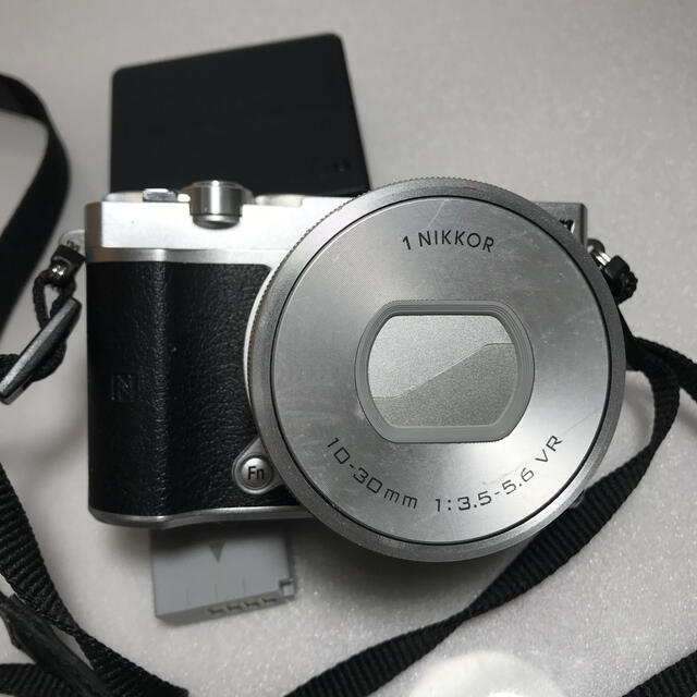 Nikon 1 J5 レンズキット 3