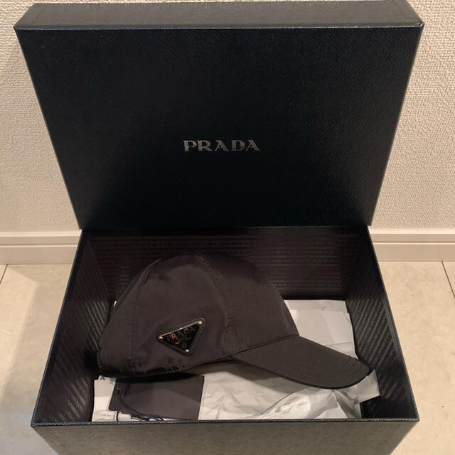 PRADA(プラダ)のPRADA ロゴプレート ロゴ ナイロン キャップ プラダ メンズの帽子(キャップ)の商品写真