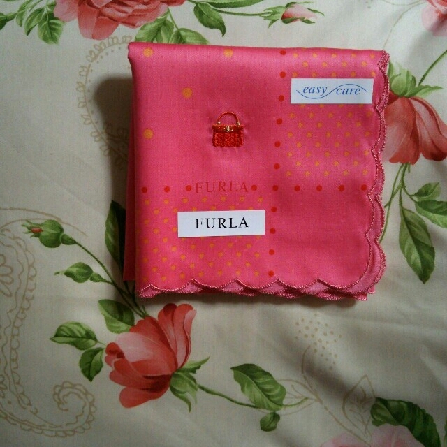 Furla(フルラ)の値下げ💗ミニバッグモチーフ付きハンカチ レディースのファッション小物(ハンカチ)の商品写真