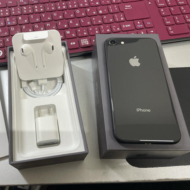 iPhone ８　256GB SIMフリー　スペースグレー　美品のサムネイル