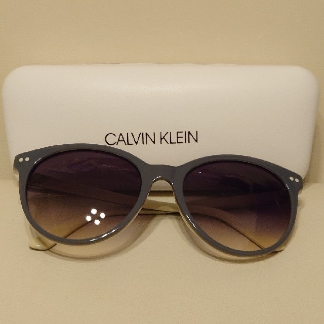 Calvin Klein(カルバンクライン)のカルバン・クライン サングラス 新品未使用 CALVIN KLEIN  男女兼用 レディースのファッション小物(サングラス/メガネ)の商品写真