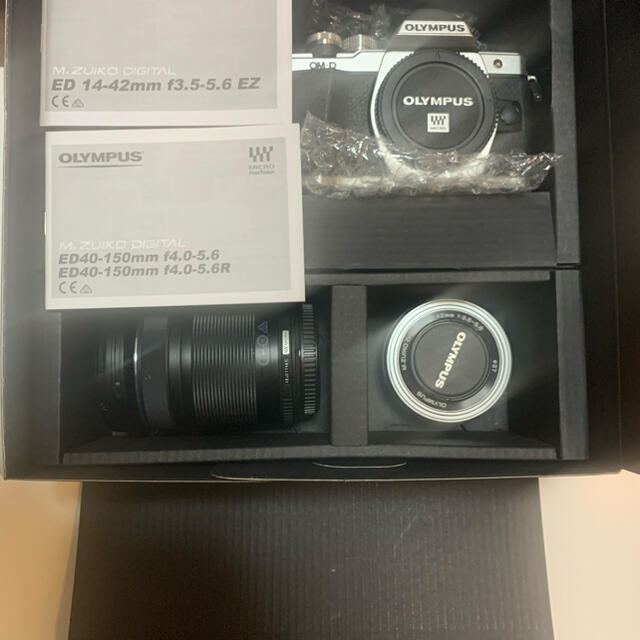 OLYMPUS オリンパス OM-D E-M10 ※望遠レンズ付き