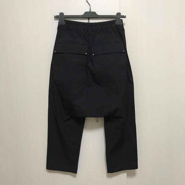 Rick Owens(リックオウエンス)のRick Owens ドローストリングクロップドパンツ 46 ブラック メンズのパンツ(サルエルパンツ)の商品写真