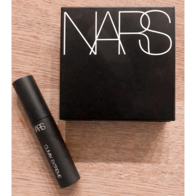 NARS(ナーズ)のNARS クッションファンデ5880 ミニマスカラ付 コスメ/美容のベースメイク/化粧品(ファンデーション)の商品写真