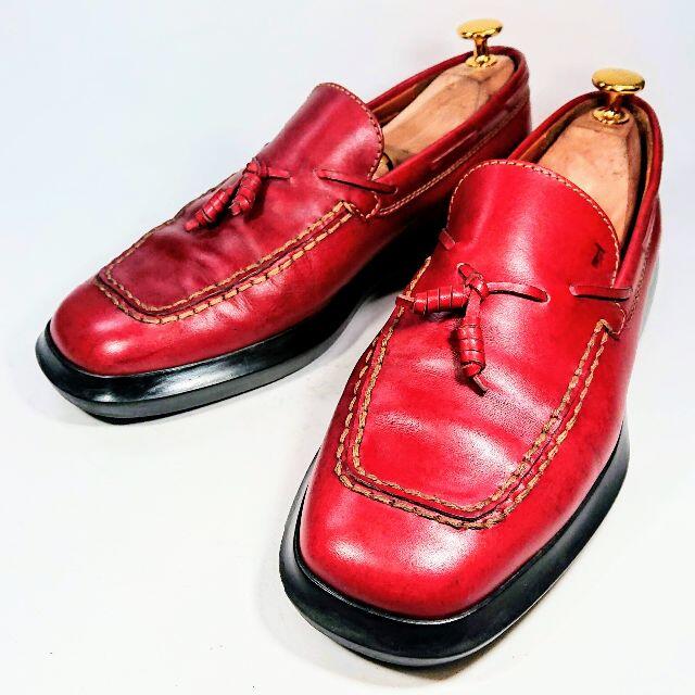 TOD'S(トッズ)のTOD'S タッセルローファー 赤 24相当 除菌消臭済 レディースの靴/シューズ(ローファー/革靴)の商品写真