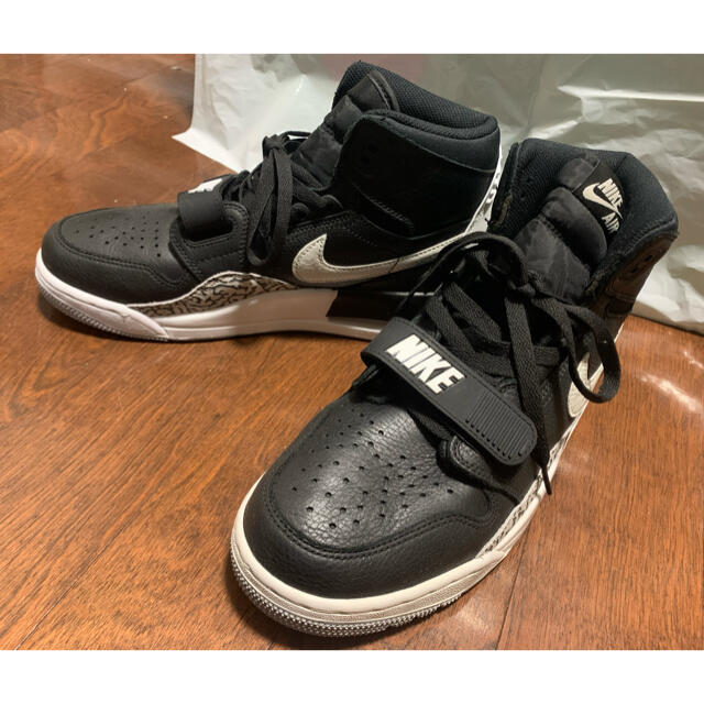 blackwhiteサイズNIKE AIR ナイキ　AIR JORDAN LEGACY 312