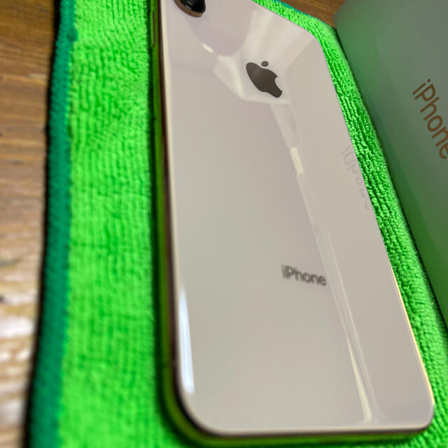 Apple(アップル)の美品 iPhonexs max gold au 64GB スマホ/家電/カメラのスマートフォン/携帯電話(スマートフォン本体)の商品写真