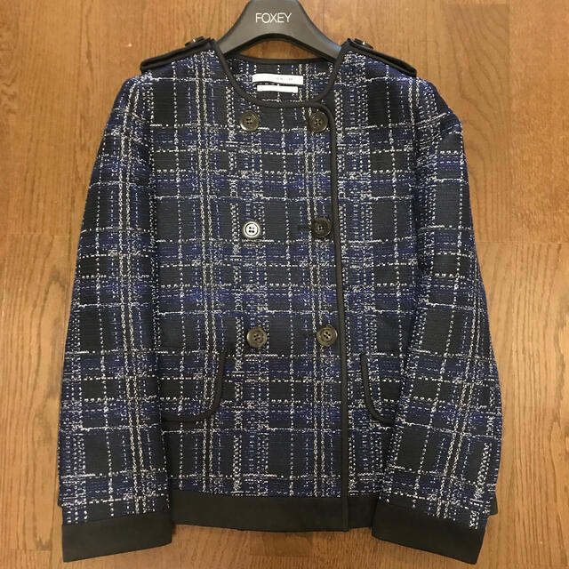 FOXEY(フォクシー)の期間限定出品　フォクシー　ツイードジャケット レディースのジャケット/アウター(ノーカラージャケット)の商品写真