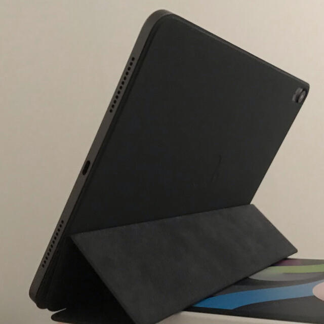Apple(アップル)のiPad Air 4世代 Gray Wifi 64 +SmartFolio スマホ/家電/カメラのPC/タブレット(タブレット)の商品写真