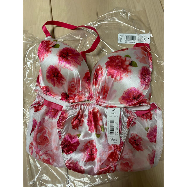 aimer feel(エメフィール)のaimerfeel♥️ブラセット レディースの下着/アンダーウェア(ブラ&ショーツセット)の商品写真