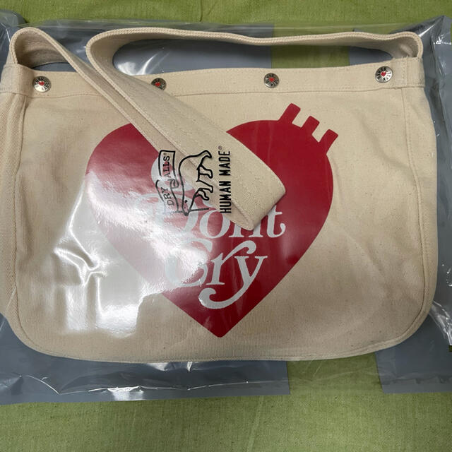 GDC(ジーディーシー)のhumanmade x girls don't cry PAPERBOY BAG メンズのバッグ(メッセンジャーバッグ)の商品写真