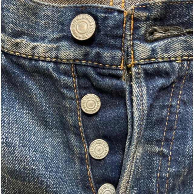TMT(ティーエムティー)のTMTヴィンテージダメージ加工デニムパンツ　 メンズのパンツ(デニム/ジーンズ)の商品写真