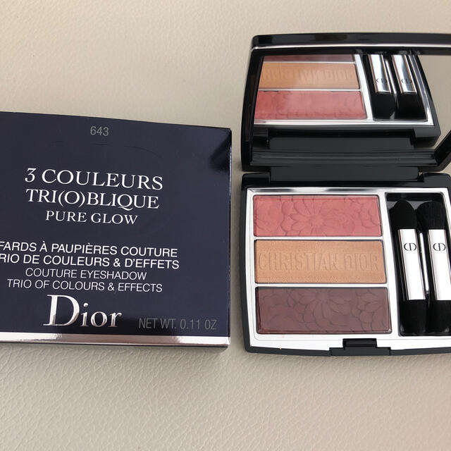 Dior(ディオール)のディオール  ピュアグロウ　643 トリオ ブリックパレット　アイシャドウ コスメ/美容のベースメイク/化粧品(アイシャドウ)の商品写真