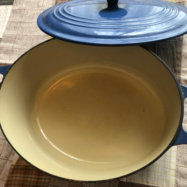 LE CREUSET(ルクルーゼ)の《ジャンク》ル・クルーゼの鍋　ココット・オーバル　楕円　ブルー インテリア/住まい/日用品のキッチン/食器(鍋/フライパン)の商品写真