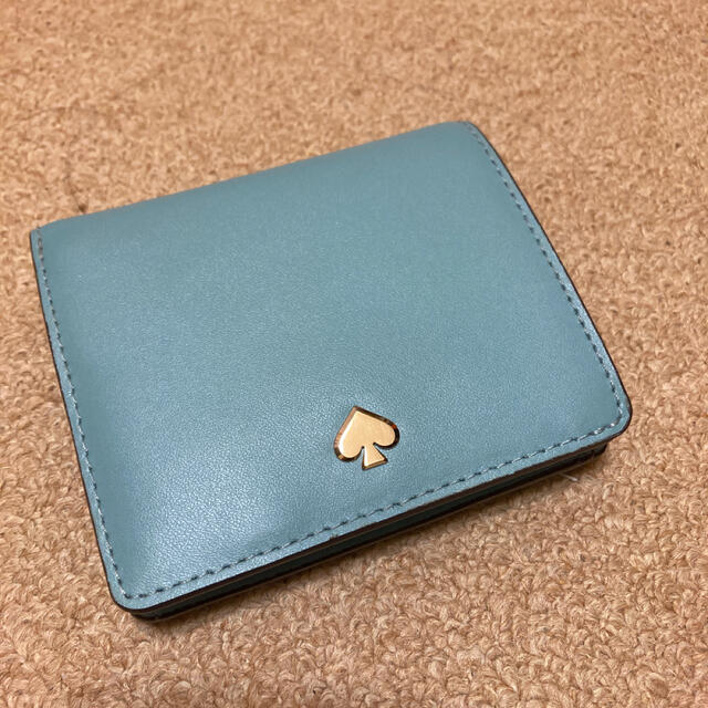 kate spade new york(ケイトスペードニューヨーク)のケイトスペード　バイカラー二つ折財布 レディースのファッション小物(財布)の商品写真