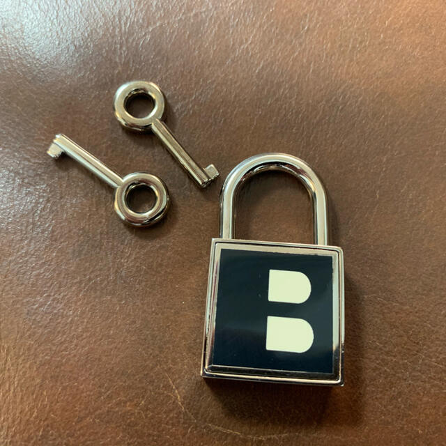 Bally - 専用!【新品】BALLY バリー 南京錠 キーホルダー 黒色 Bally - 専用!【新品】BALLY バリー 南京錠 キーホルダー 黒色