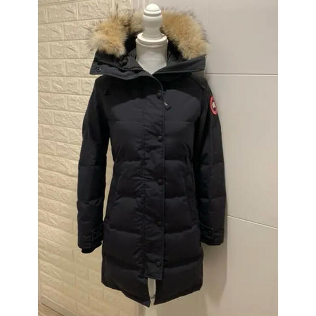 CANADA GOOSE(カナダグース)のCANADA GOOSE, マッケンジー ネイビーS レディースのジャケット/アウター(ダウンジャケット)の商品写真