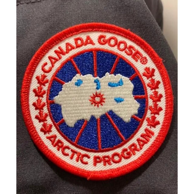 CANADA GOOSE(カナダグース)のCANADA GOOSE, マッケンジー ネイビーS レディースのジャケット/アウター(ダウンジャケット)の商品写真