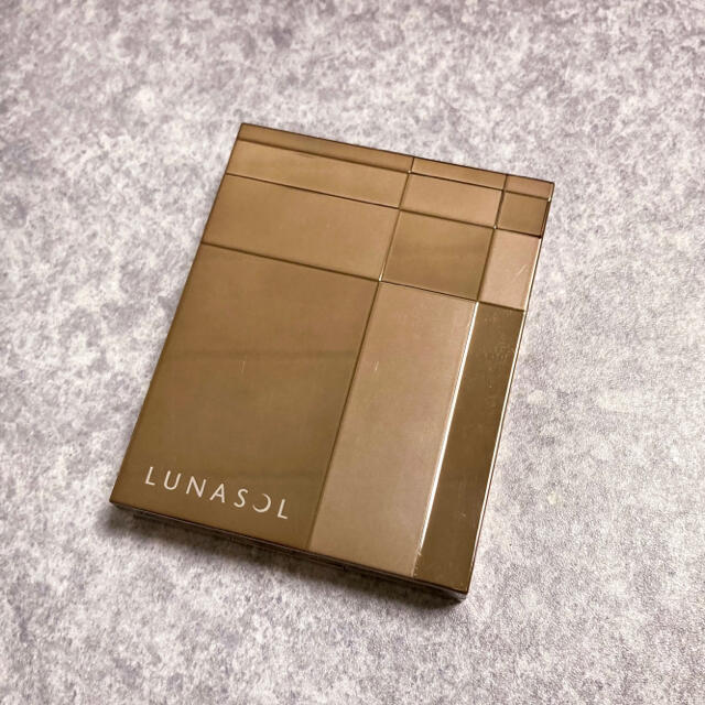 LUNASOL(ルナソル)のLUNASOL マカロングロウアイズ 01 カシス コスメ/美容のベースメイク/化粧品(アイシャドウ)の商品写真