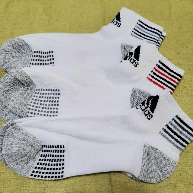 adidas(アディダス)の◆新品 adidas　アディダス　メンズ　ショートソックス　白　3P メンズのレッグウェア(ソックス)の商品写真